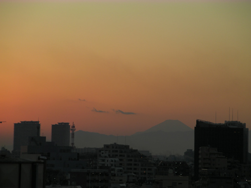 これは昨日の夕方。富士山です。